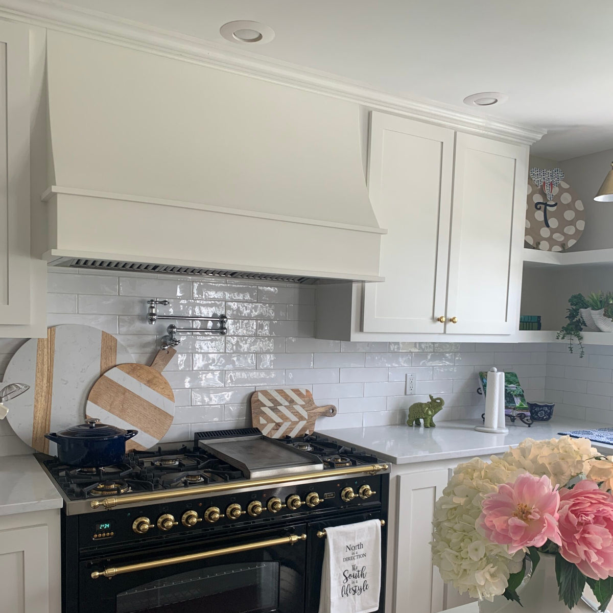 White Wood Range Hood With Sloped Front and Decorative Trim - 30