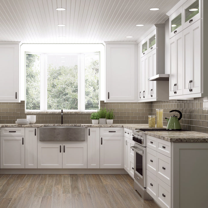 White Shaker L-Shaped 10x10 Kitchen Layout Floorplan